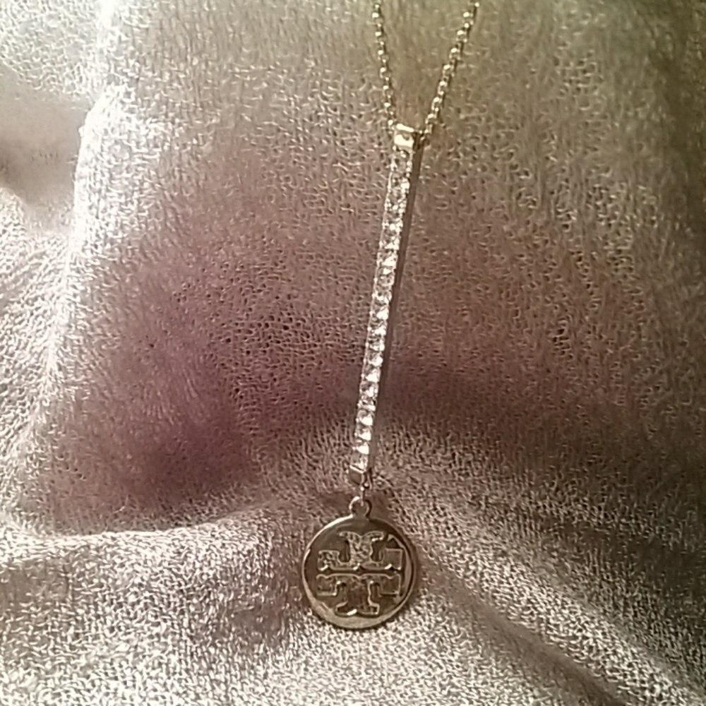Tory Burch goldtone signature necklace czs